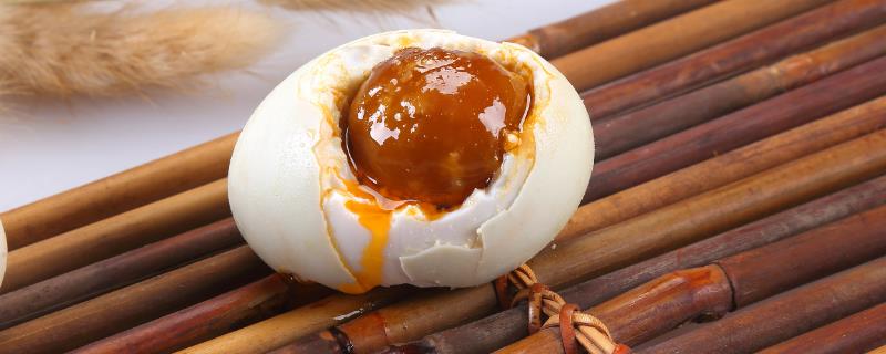 江苏扬州的特产，高邮鸭蛋很出名