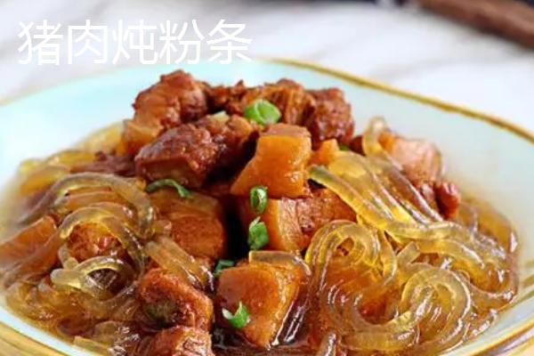 过年时北方人民吃什么，年夜饭的餐桌上常有饺子