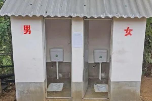 农村厕所革命国家标准，公厕的蹲位不能超过3个
