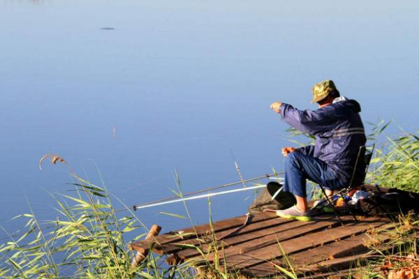 钓鲢鳙适合的水温和气温，23℃-32℃效果好