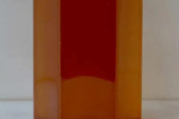 正宗荆条蜜呈哪种颜色，通常为琥珀色或浅琥珀色
