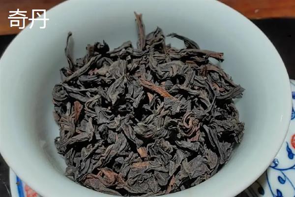 大红袍有哪几个品种，包括雀舌、北斗、奇丹、九龙窠等