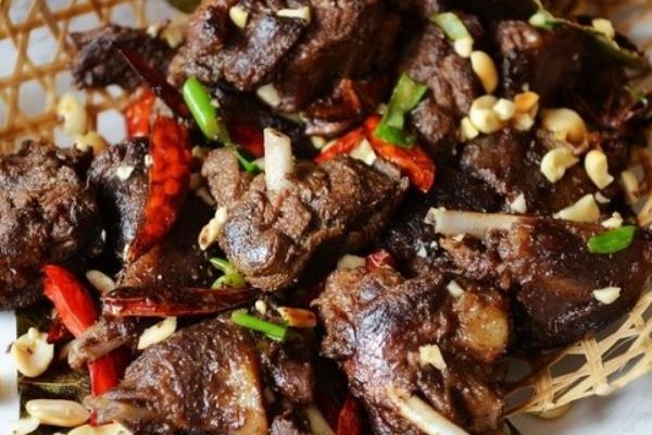 水貂的简介，属于食肉目鼬科动物