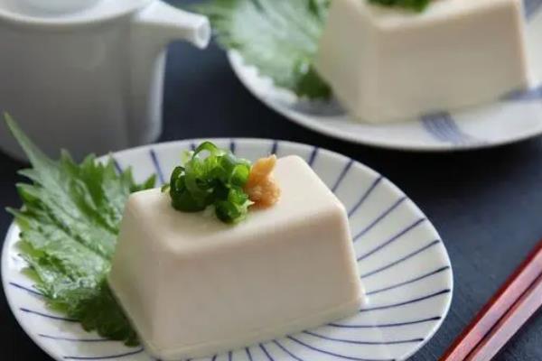 中阳县的特产，有中阳核桃、柏籽羊肉等