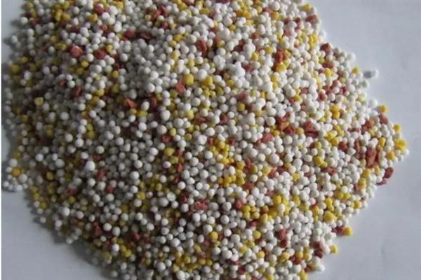 哪种肥料是复合肥，指含有两种元素或两种以上的化肥