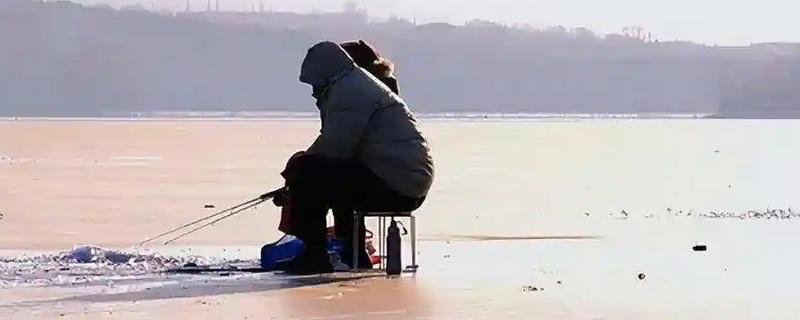 冬天适合钓鱼吗，冬天温度低不适合钓鱼