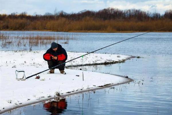 冬天适合钓鱼吗，冬天温度低不适合钓鱼