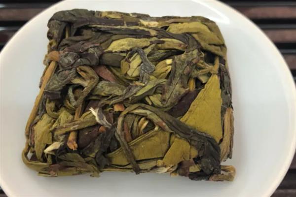 漳平水仙茶的特点是什么,会散发出水仙花香具有醇爽细润的滋味