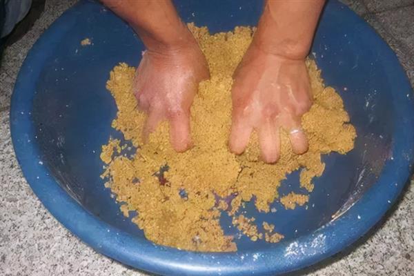 钓鲤鱼为何黑漂不中鱼，鱼群蹭线、调漂过灵、杂鱼闹窝等因素都会导致