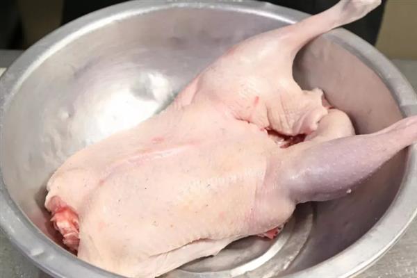 鹅主要卖去哪里，一般销往超市、菜市场、鹅肉加工厂等地方