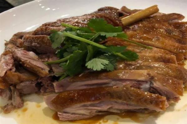 鹅主要卖去哪里，一般销往超市、菜市场、鹅肉加工厂等地方