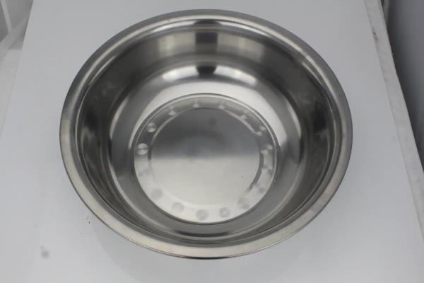 豆芽的水培方法，清水要没过种子并覆盖纱布