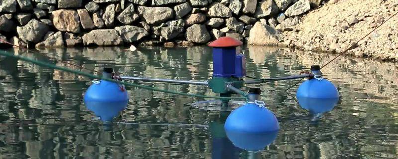2米深的鱼塘适合用哪种增氧机，2.2千瓦的微孔曝气增氧机可以使用