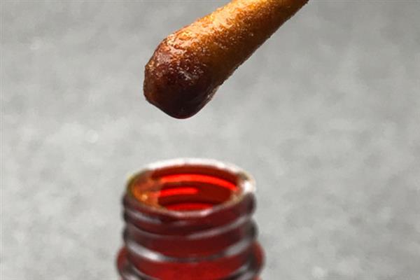 兔子脚皮炎的原因，可能是笼子底部或地面不平或脚部被刮伤