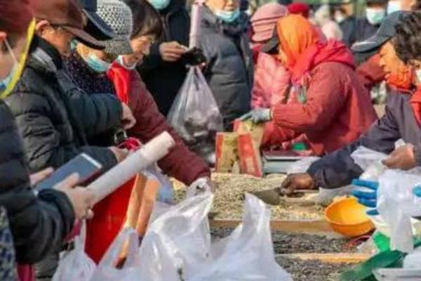 农村人喜欢赶大集的原因，集市上的东西价格便宜