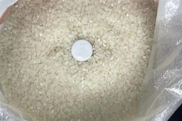 粮虫净怎么使用,用布袋装好再埋入粮堆中即可