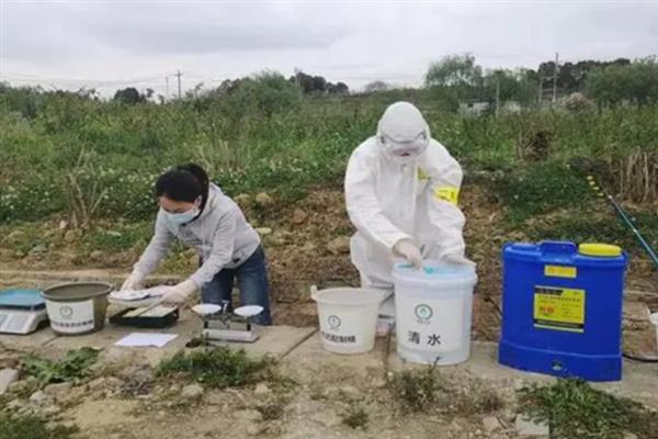 农药稀释换算方法介绍，百分比浓度指100份药肥液或药肥粉中含药、肥的份数