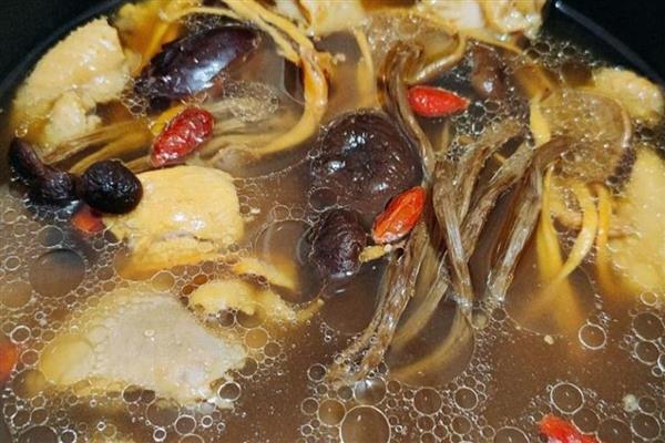 新鲜的茶树菇如何保鲜，可以冷藏或风干保存