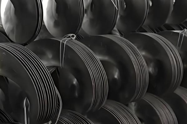 联合收割机工作堵塞原因,可能是中央搅龙堵塞所致