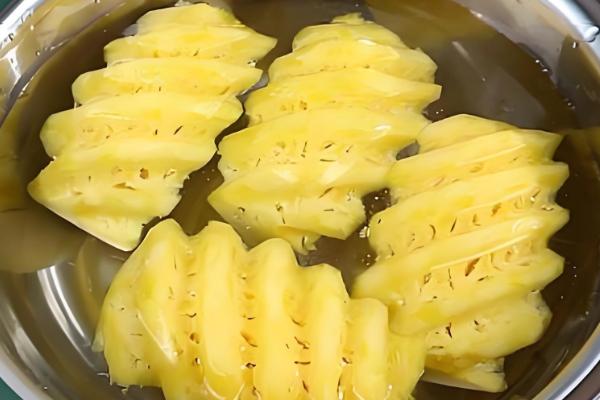 菠萝的存放时间，用冰箱冷藏可保存2-3天