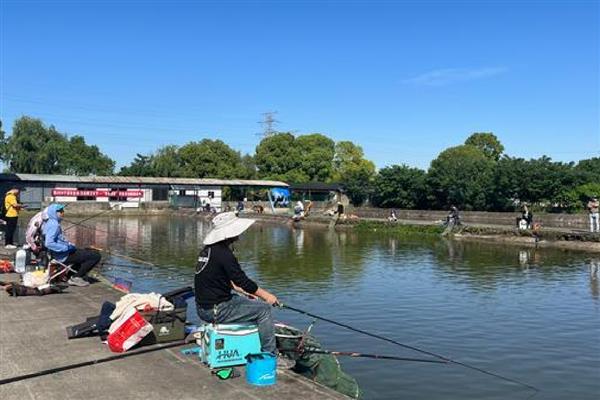 钓鱼走水严重怎么避免走漂,要使用更大的铅坠