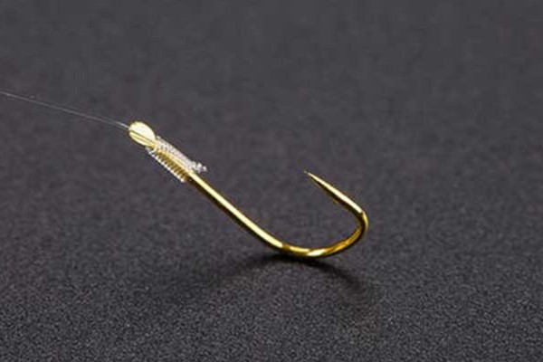 用几号金袖钩钓白条，可用2-3号金袖钩