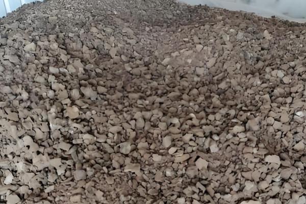 假劣有机肥原材料,有城市污水沉淀的污泥、风化煤等