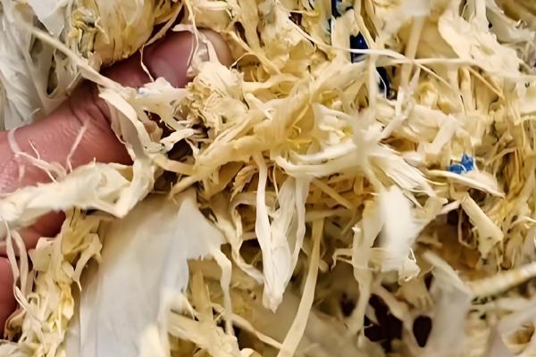 假劣有机肥原材料,有城市污水沉淀的污泥、风化煤等