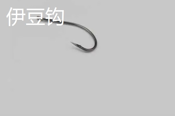 7月份钓草鱼用哪种饵料,首选青草、玉米粒等素饵