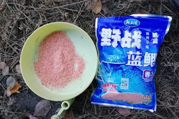 初冬钓鱼用什么饵料，推荐香腥、浓腥味等饵料