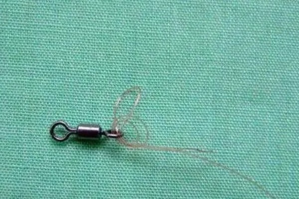 钓鱼怎么绑子线，常用的方法就是用八字环来绑