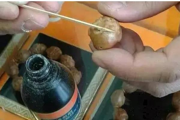 橄榄核裂了还能盘回来吗，取决于开裂程度