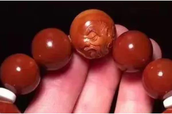 橄榄核裂了还能盘回来吗，取决于开裂程度