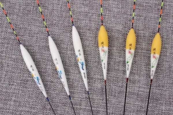 黑坑钓罗非鱼选择哪种饵料，蚯蚓和动物内脏是适宜选择