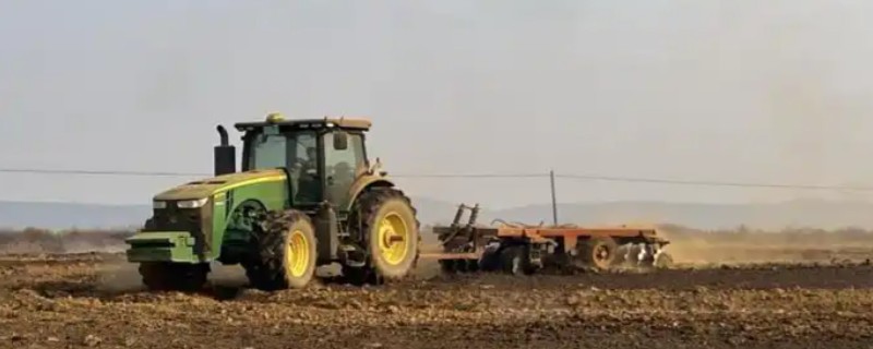 农机出车需注意什么，及时添加柴油、机油和齿轮油