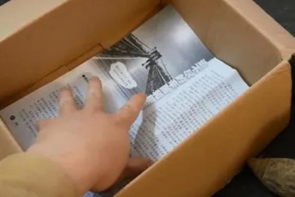 如何在家养小鸡，可以给小鸡饲喂小米、面包等