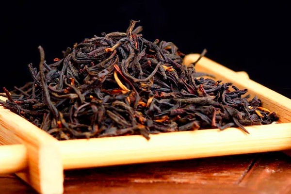 黄茶的代表性品种,有君山银针、海马宫茶等