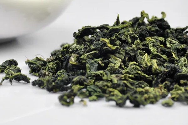 乌龙茶的品种，铁观音、大红袍、铁罗汉都属于乌龙茶