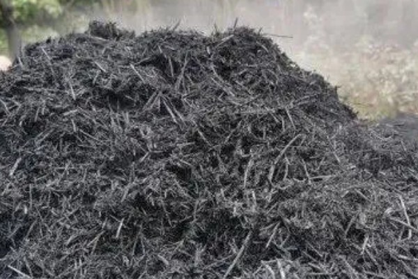 使用草木灰要注意什么，可做底肥和追肥