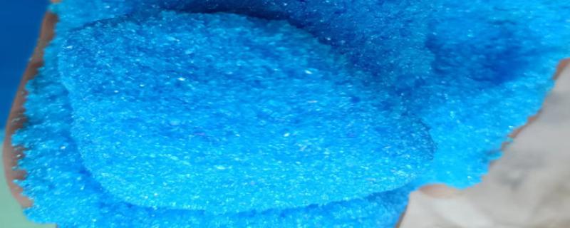 硫酸铜亩用多少斤，夏季亩用量通常为300克左右