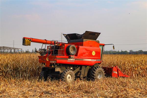 农机出车需注意什么，及时添加柴油、机油和齿轮油