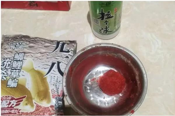 垂钓淡水白鲳的鱼饵用什么味型，选择腥饵可以激发它的摄食积极性