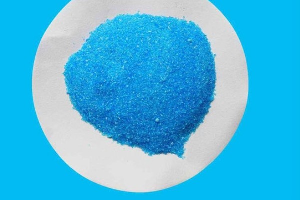 使用硫酸铜要注意什么，和硫酸亚铁混用可发挥最大作用