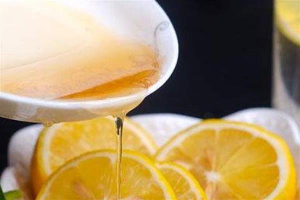 蜂蜜面膜能不能天天做，频繁使用容易堵塞毛孔