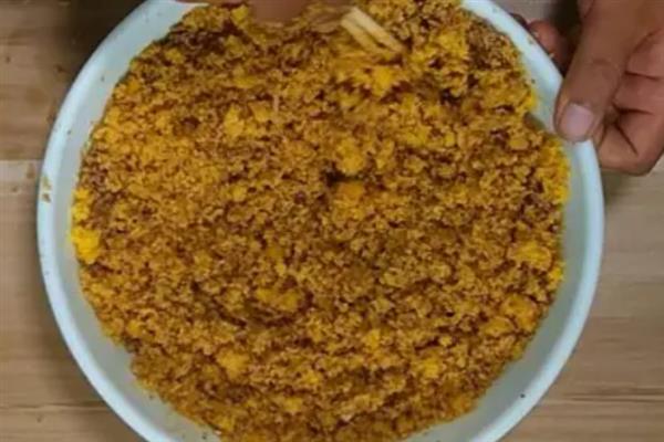 饵料搭配的原则，春腥、夏淡、秋香、冬浓