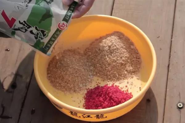 钓罗非鱼用哪种窝料，垂钓小罗非鱼首选腥饵