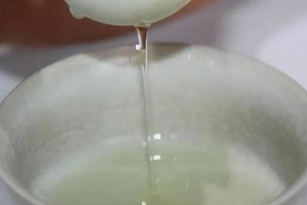 鸡蛋做肥料的原因,鸡蛋含有大量蛋白质、钙、镁等营养物质