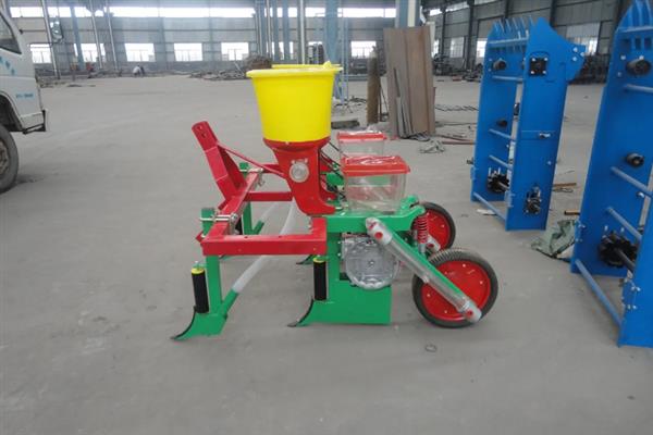 精播机配件出现问题怎么排除故障，整体排种器不排种可检修、调整传动机构