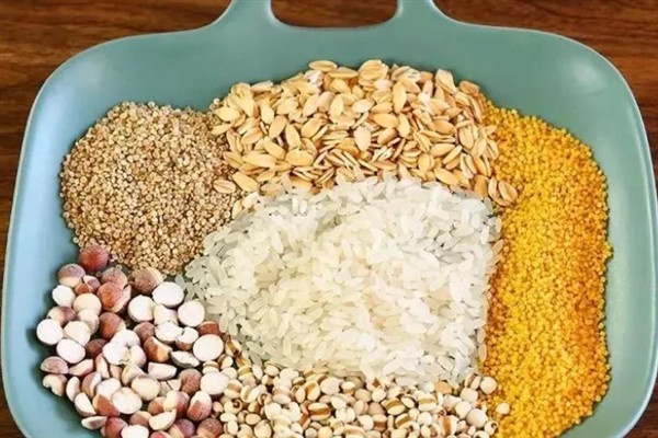 五谷杂粮粥怎么做，将材料洗净浸泡后再煮熟调味