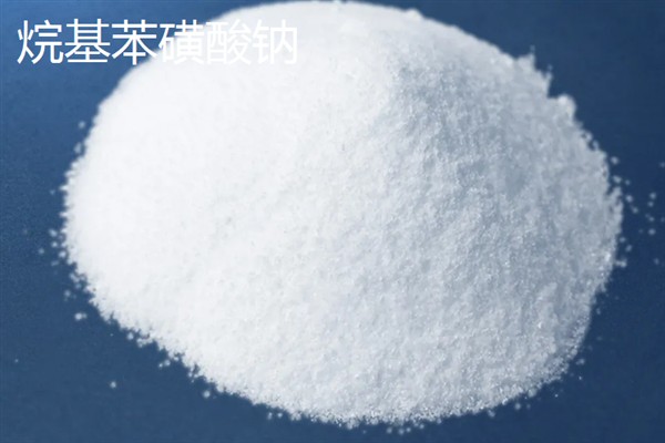 鸡体外寄生虫用哪种药驱除，视情况选择杀灭菊酯、敌杀死等药物